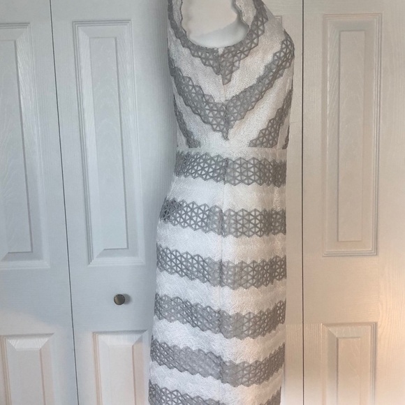 Antonio Melani White And Gray Lace Cap Sleeve V Neck Cocktail Dress size 6 - Picture 6 of 14